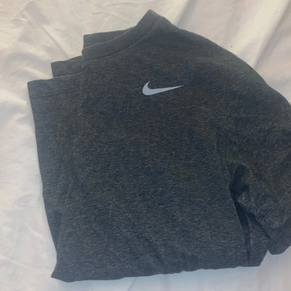 Nike tee - Picture 1 of 1